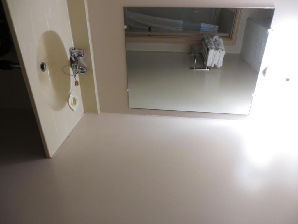 Good Night Inn ポートコルボーン エクステリア 写真