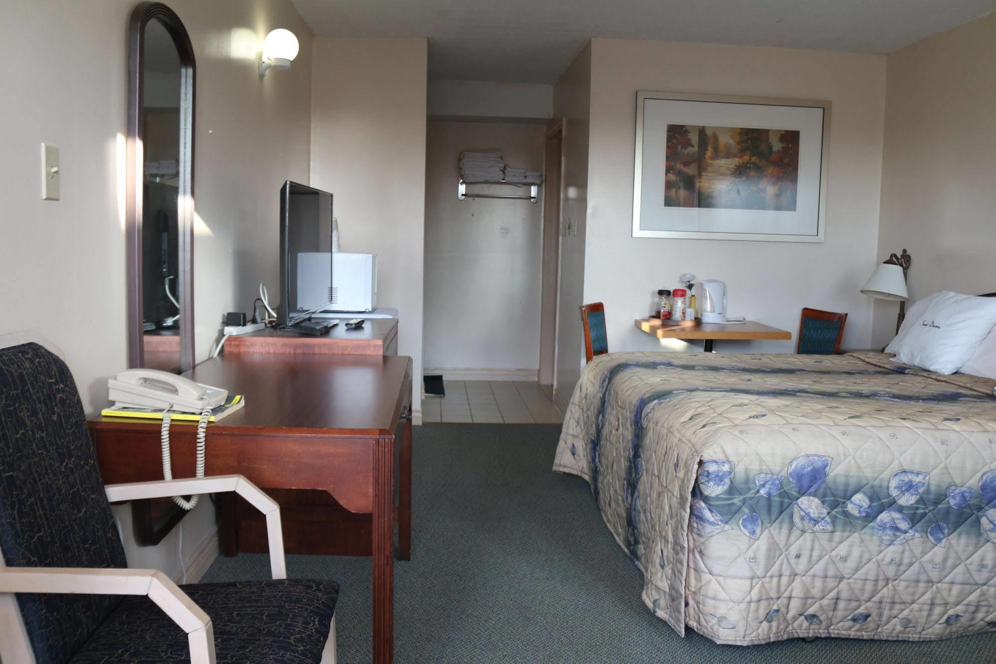 Good Night Inn ポートコルボーン エクステリア 写真