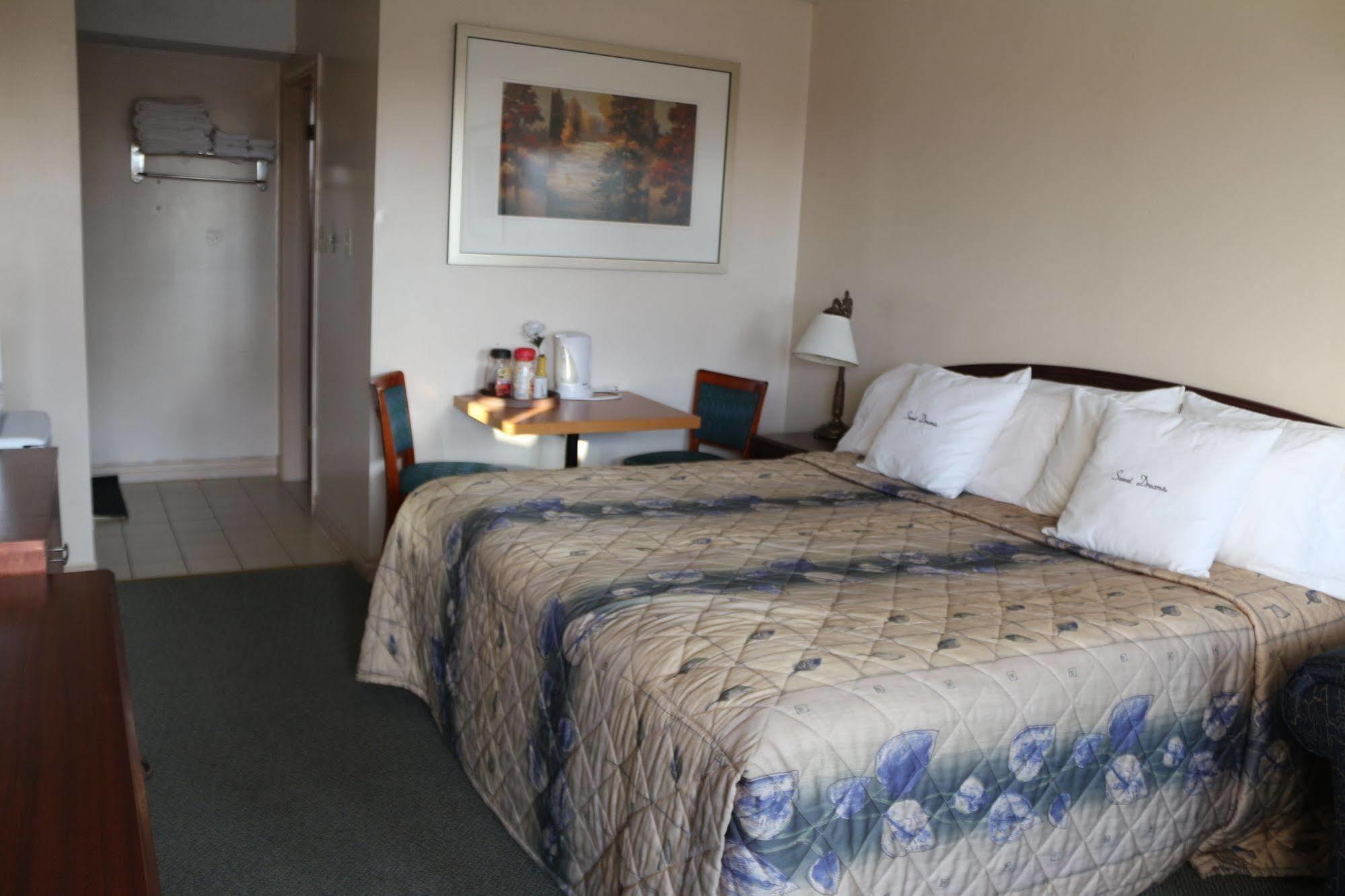 Good Night Inn ポートコルボーン エクステリア 写真